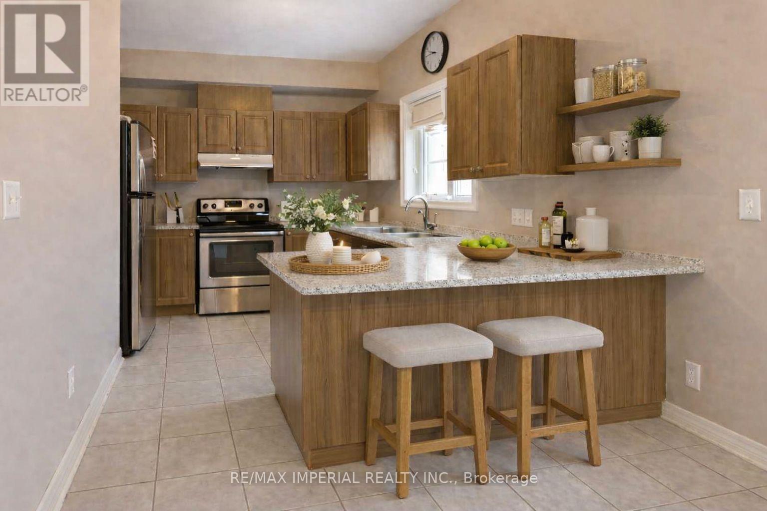 37 Carnahan Terrace, Toronto, Ontario  M4E 0B2 - Photo 6 - E13051310