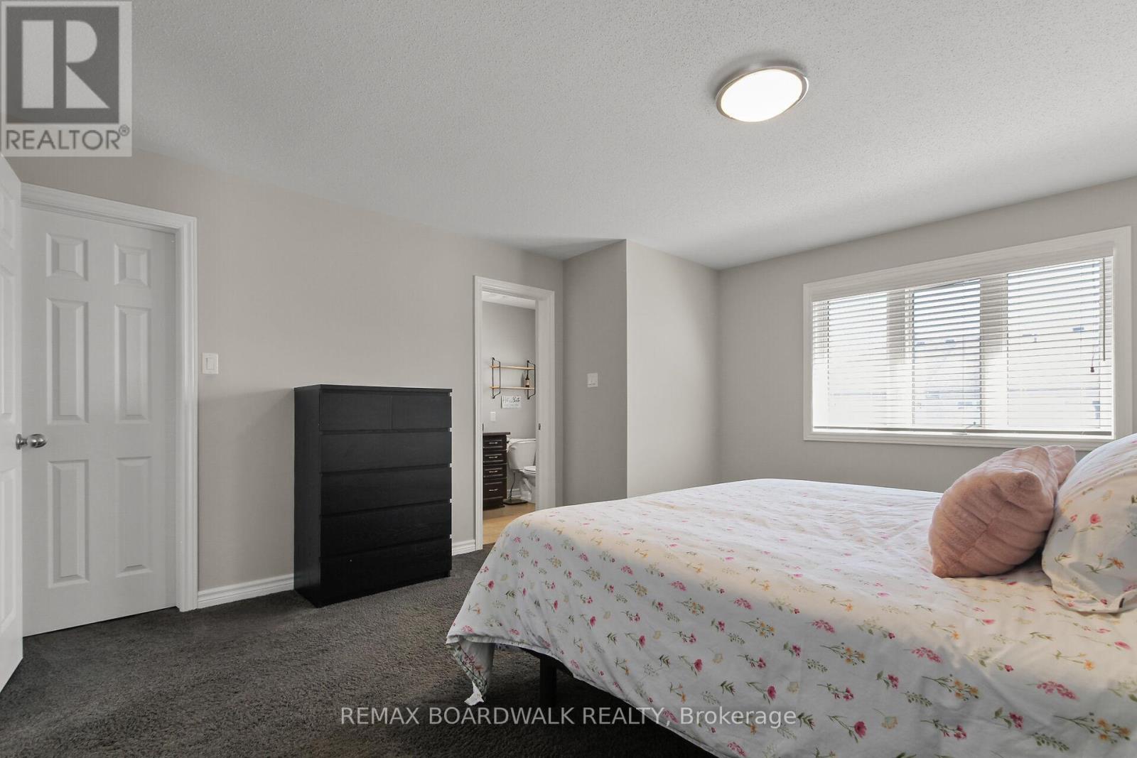 249 Garrity Crescent, Ottawa, Ontario  K2J 3T6 - Photo 14 - X13051312