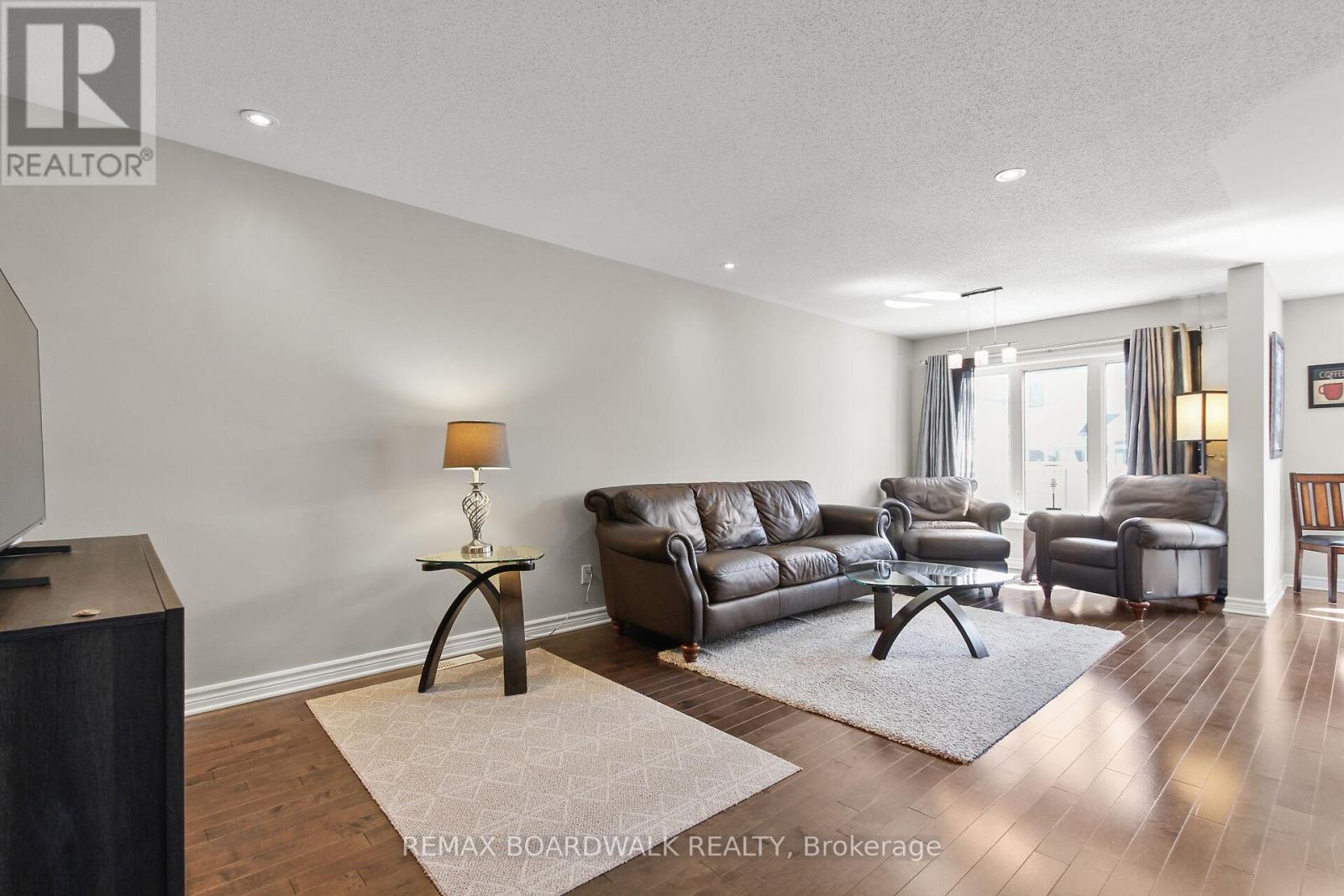 249 Garrity Crescent, Ottawa, Ontario  K2J 3T6 - Photo 5 - X13051312