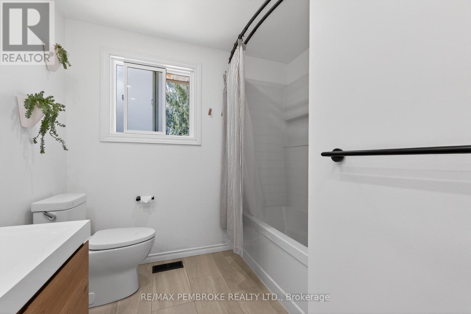99 Noik Drive, Pembroke, Ontario  K8A 7Z4 - Photo 32 - X13051296