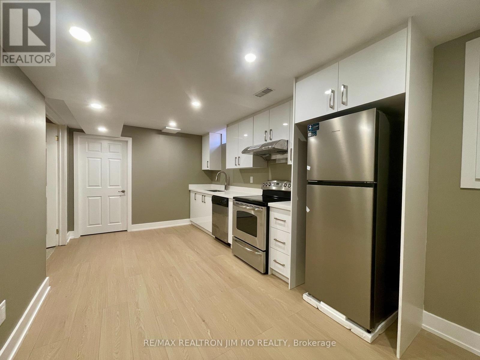 Lower - 824 College Manor Drive, Newmarket, Ontario  L3Y 8G6 - Photo 15 - N13051294