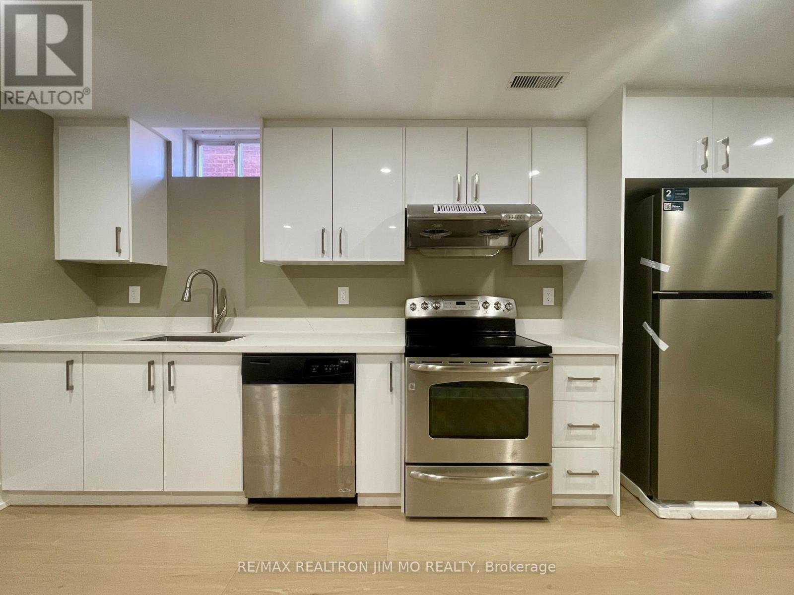 Lower - 824 College Manor Drive, Newmarket, Ontario  L3Y 8G6 - Photo 16 - N13051294