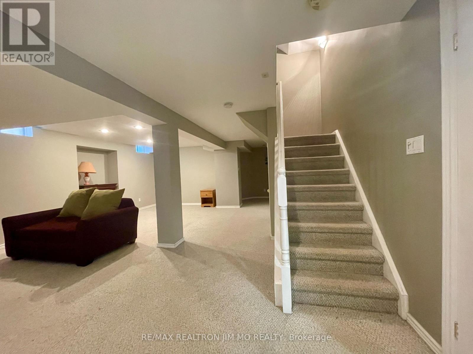 Lower - 824 College Manor Drive, Newmarket, Ontario  L3Y 8G6 - Photo 5 - N13051294