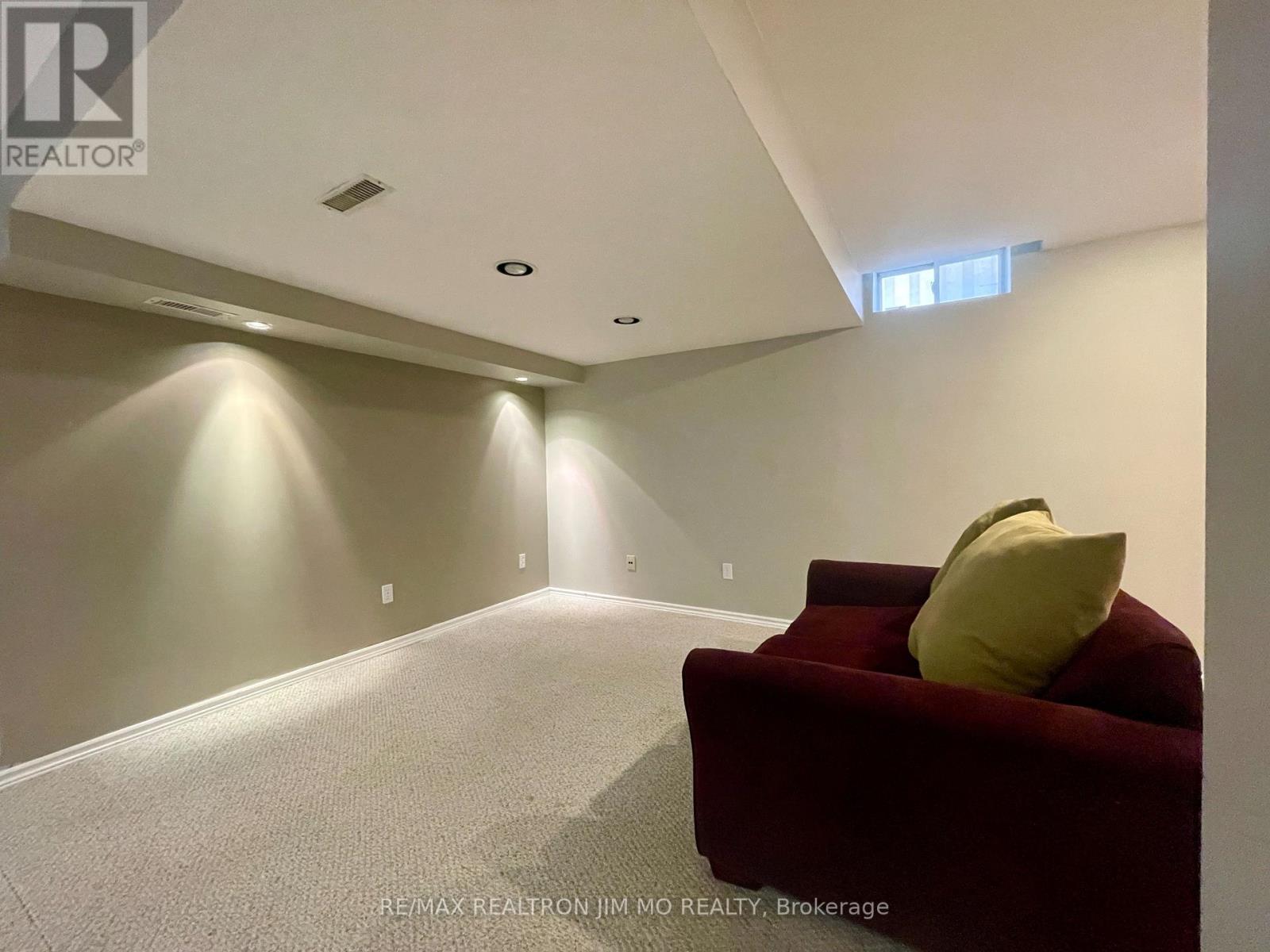 Lower - 824 College Manor Drive, Newmarket, Ontario  L3Y 8G6 - Photo 6 - N13051294