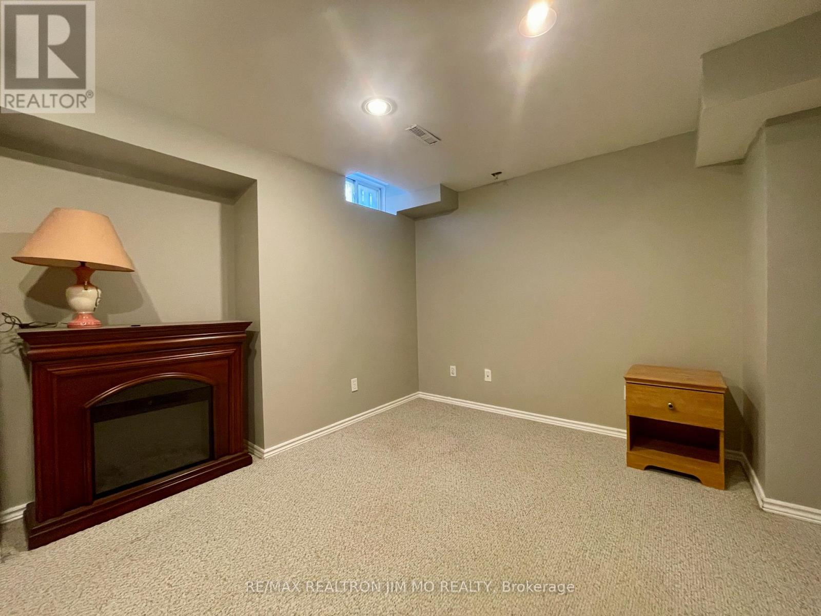 Lower - 824 College Manor Drive, Newmarket, Ontario  L3Y 8G6 - Photo 8 - N13051294