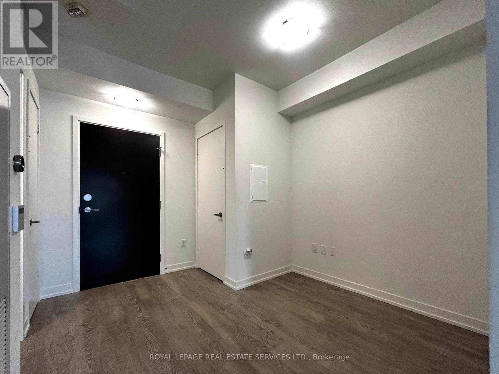 317 - 3 Rosewater Street, Richmond Hill (South Richvale), Ontario  L4C 5T6 - Photo 4 - N13051322