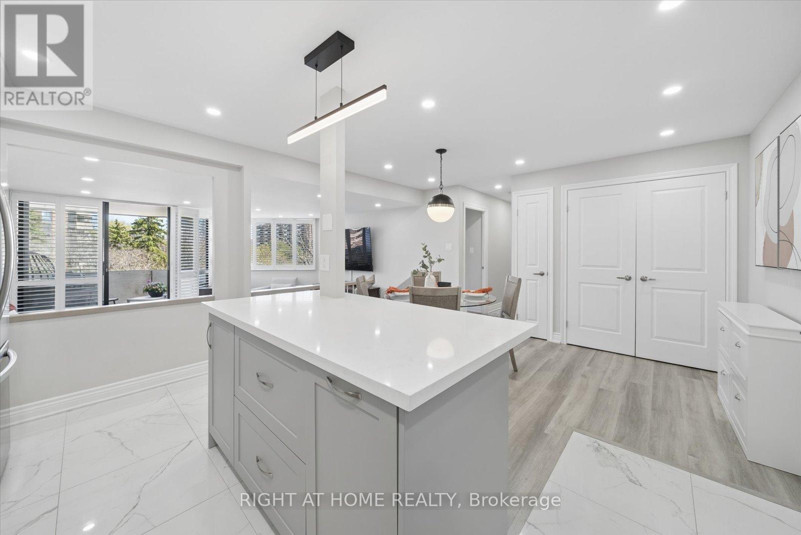 409 - 70 Baif Boulevard, Richmond Hill, Ontario  L4C 5L2 - Photo 5 - N13051390