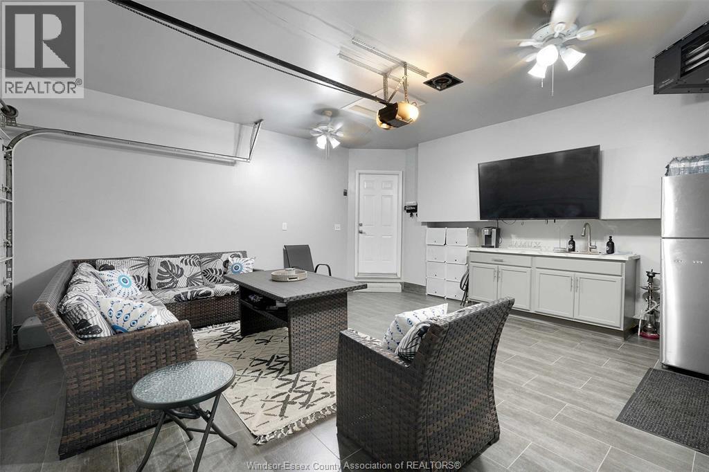 4596 Fontana Avenue, Windsor, Ontario  N9G 3C8 - Photo 10 - 26009354