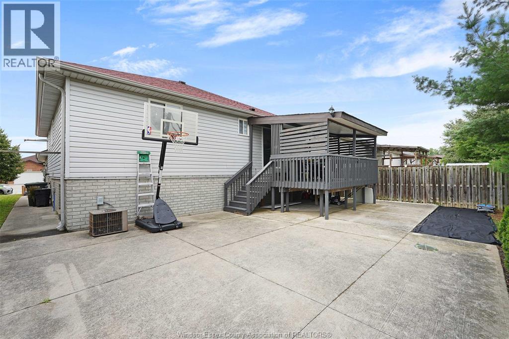 4596 Fontana Avenue, Windsor, Ontario  N9G 3C8 - Photo 8 - 26009354