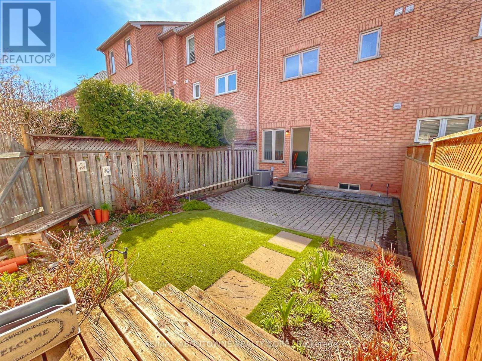 143 Glenashton Drive, Oakville, Ontario  L6H 6N2 - Photo 32 - W12801658