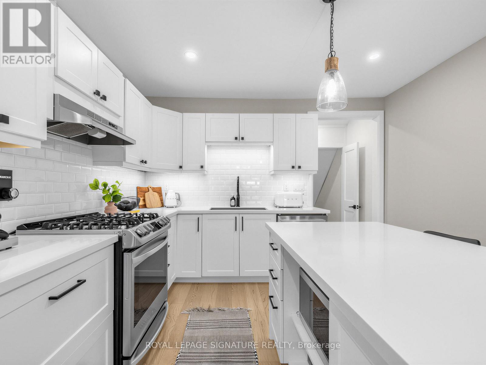 181 Gilbert Avenue, Toronto, Ontario  M6E 4W6 - Photo 12 - W13051318