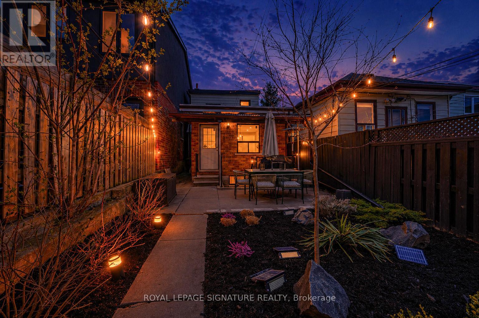 181 Gilbert Avenue, Toronto, Ontario  M6E 4W6 - Photo 27 - W13051318