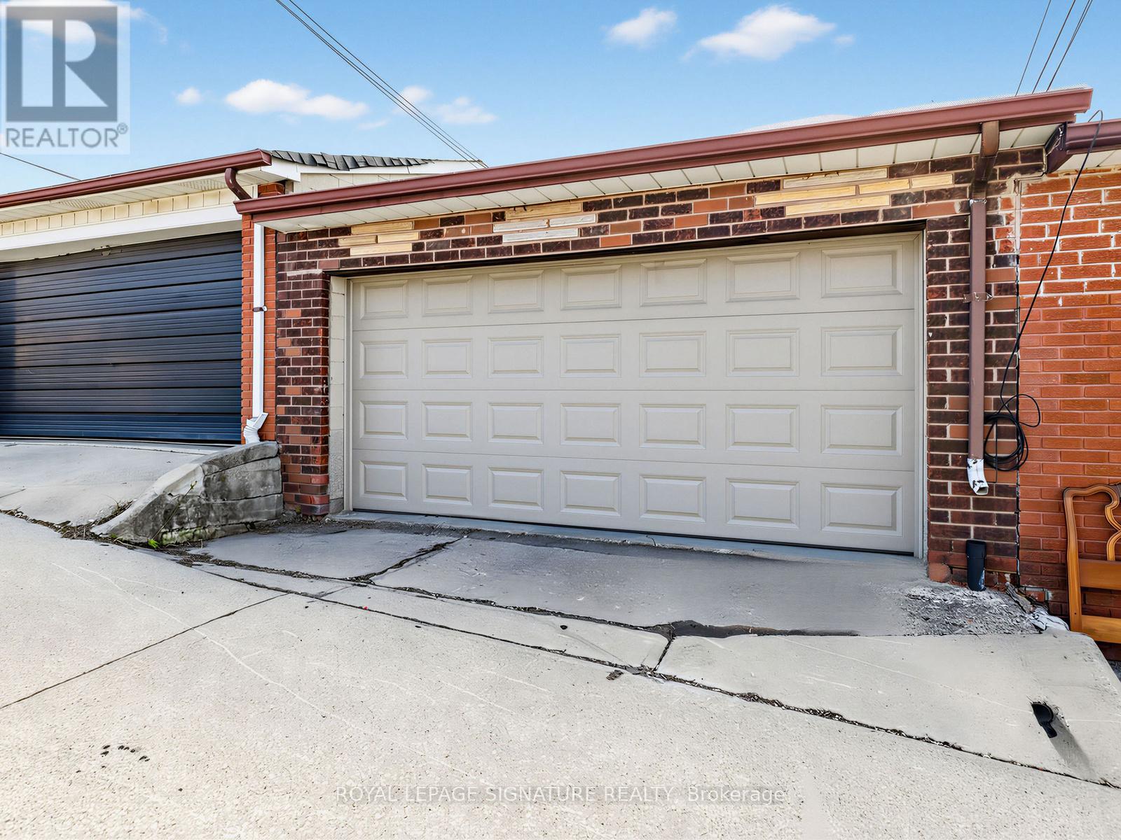 181 Gilbert Avenue, Toronto, Ontario  M6E 4W6 - Photo 28 - W13051318