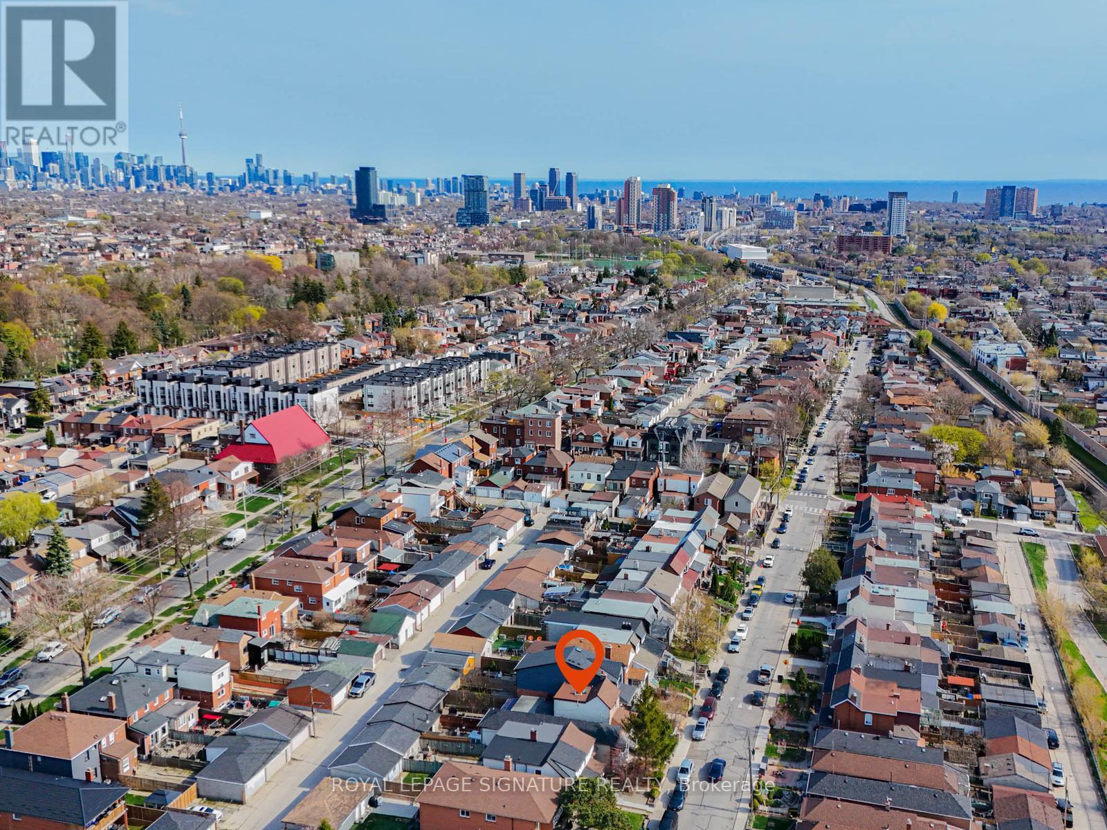 181 Gilbert Avenue, Toronto, Ontario  M6E 4W6 - Photo 32 - W13051318