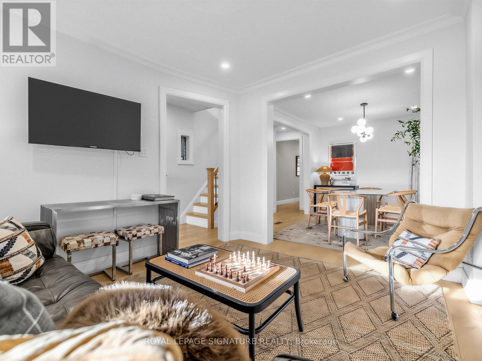 181 Gilbert Avenue, Toronto, Ontario  M6E 4W6 - Photo 6 - W13051318