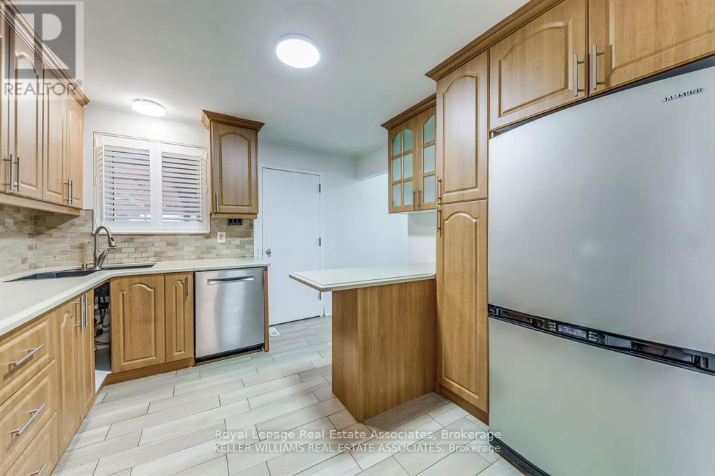 27 Gondola Crescent, Brampton, Ontario  L6S 1W5 - Photo 15 - W13051348