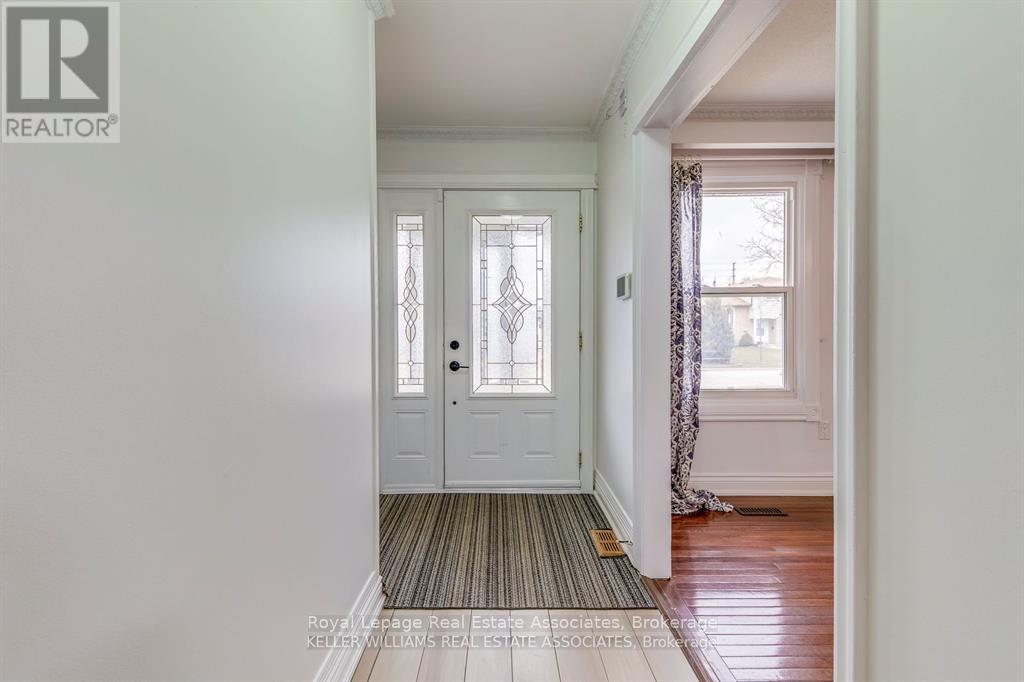 27 Gondola Crescent, Brampton, Ontario  L6S 1W5 - Photo 5 - W13051348