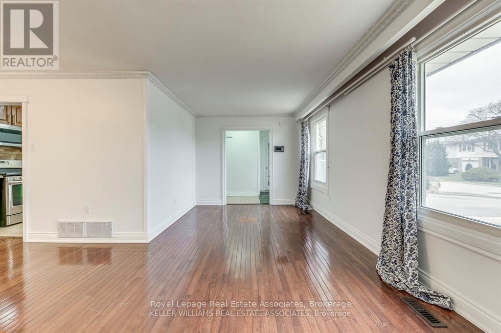 27 Gondola Crescent, Brampton, Ontario  L6S 1W5 - Photo 8 - W13051348