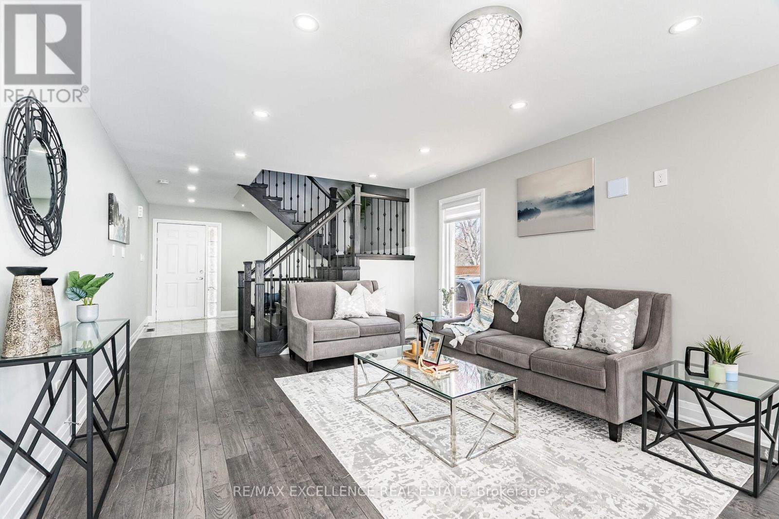 37 Elk Street, Brampton, Ontario  L6R 1R9 - Photo 11 - W13051364