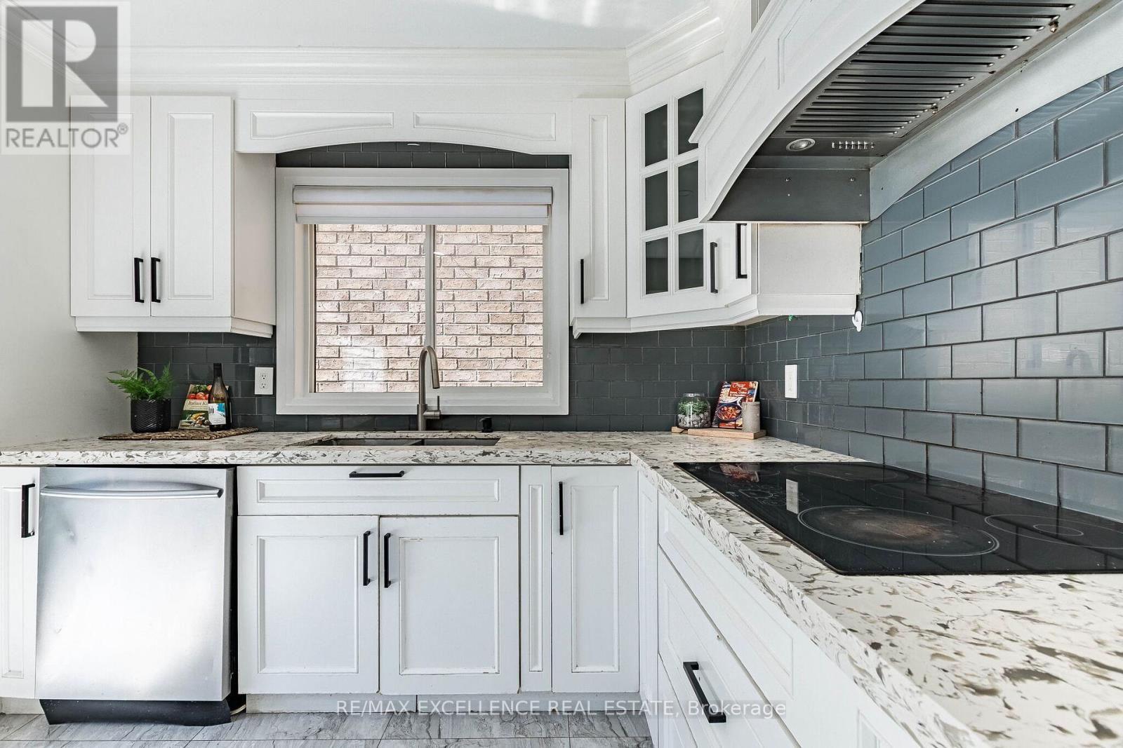 37 Elk Street, Brampton, Ontario  L6R 1R9 - Photo 14 - W13051364