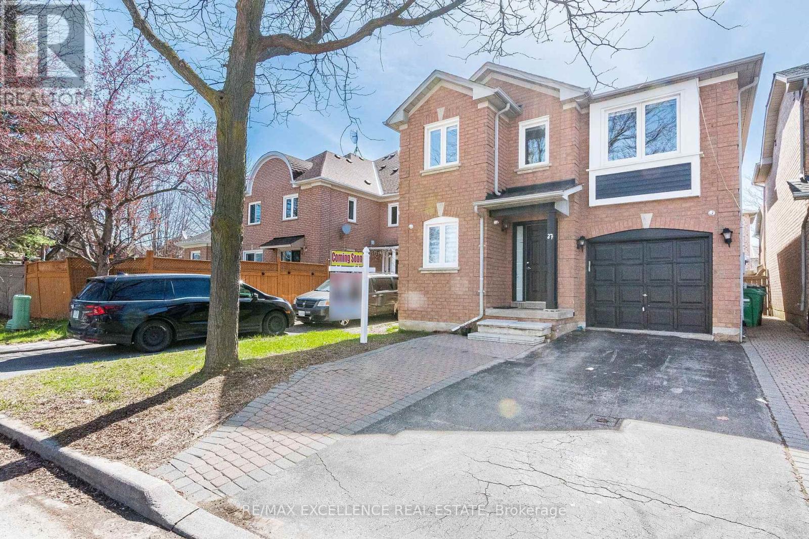 37 Elk Street, Brampton, Ontario  L6R 1R9 - Photo 2 - W13051364