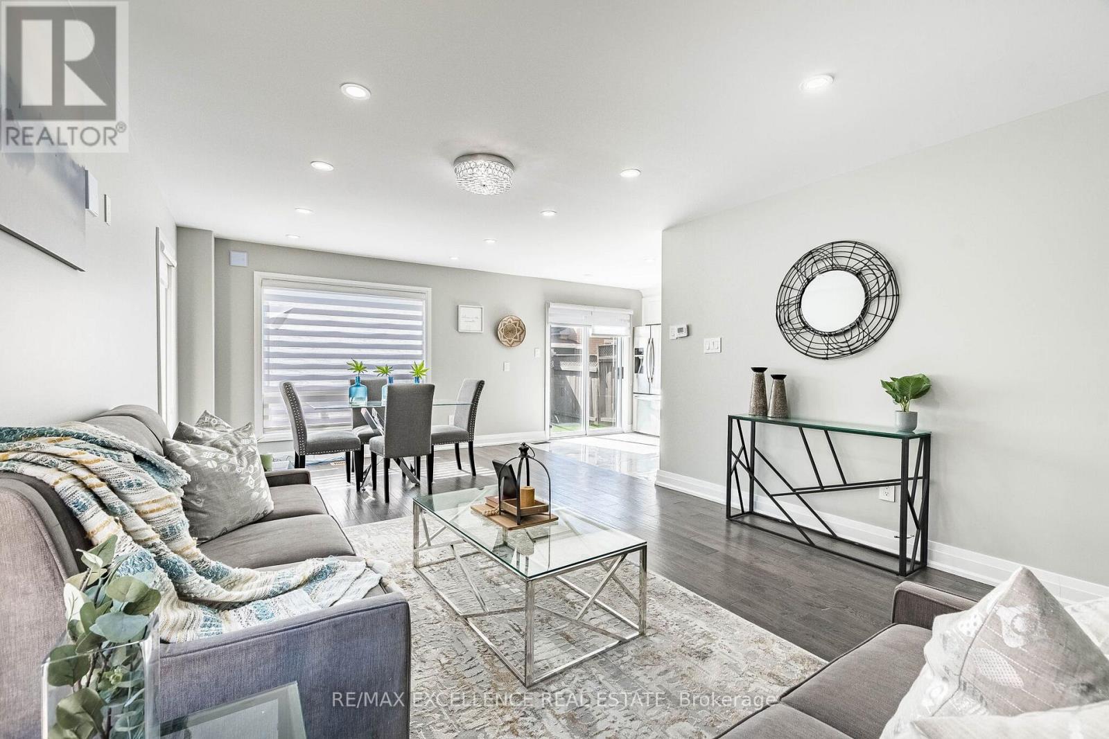 37 Elk Street, Brampton, Ontario  L6R 1R9 - Photo 7 - W13051364