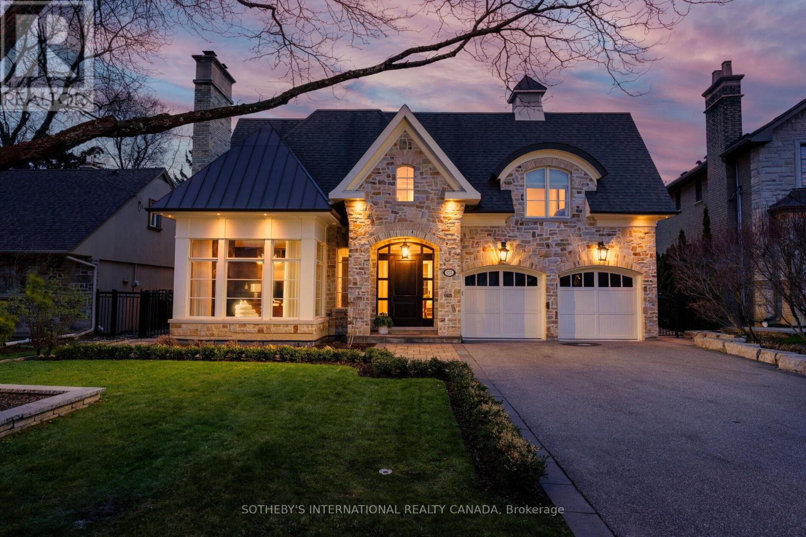 122 WIMBLETON ROAD, Toronto, Ontario