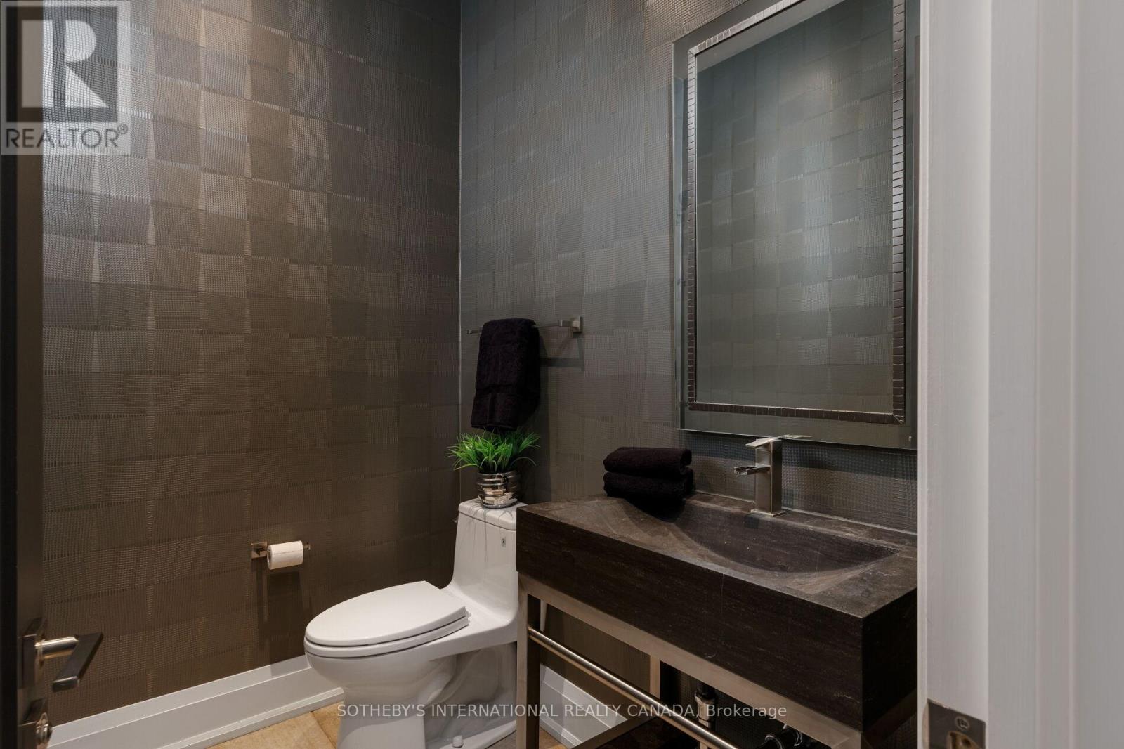 122 Wimbleton Road, Toronto, Ontario  M9A 3S6 - Photo 16 - W13051378