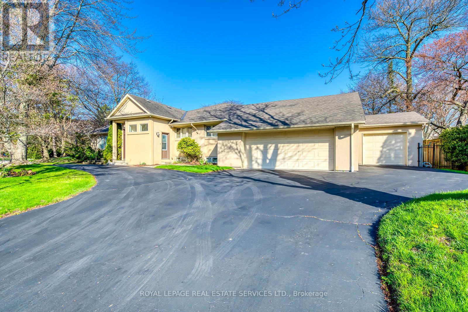 1327 Sedgewick Crescent, Oakville, Ontario  L6L 1X7 - Photo 2 - W13051388