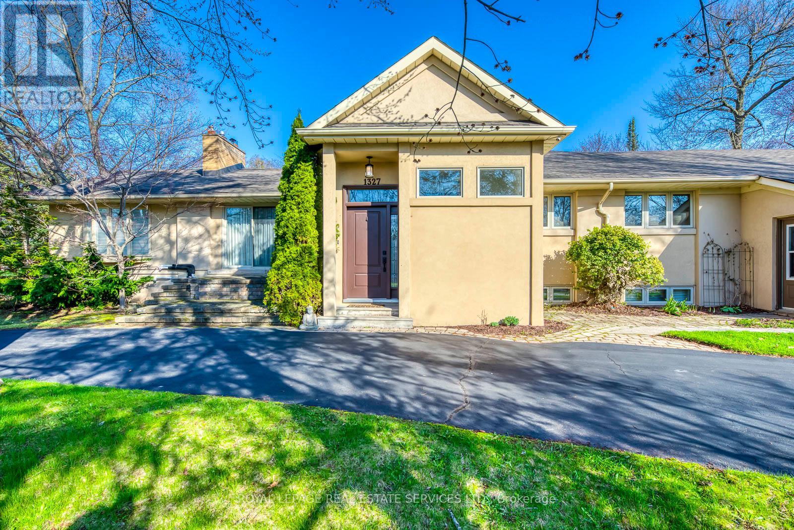 1327 Sedgewick Crescent, Oakville, Ontario  L6L 1X7 - Photo 3 - W13051388