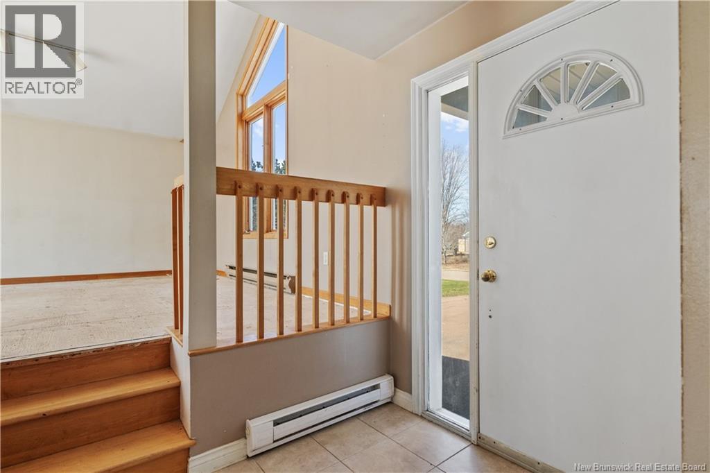591 Lafleur, Dieppe, New Brunswick  E1A 6A3 - Photo 3 - NB137885