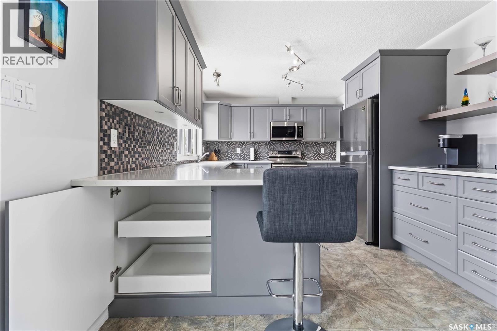 3001 Eastview, Saskatoon, Saskatchewan  S7J 3J1 - Photo 5 - SK034074