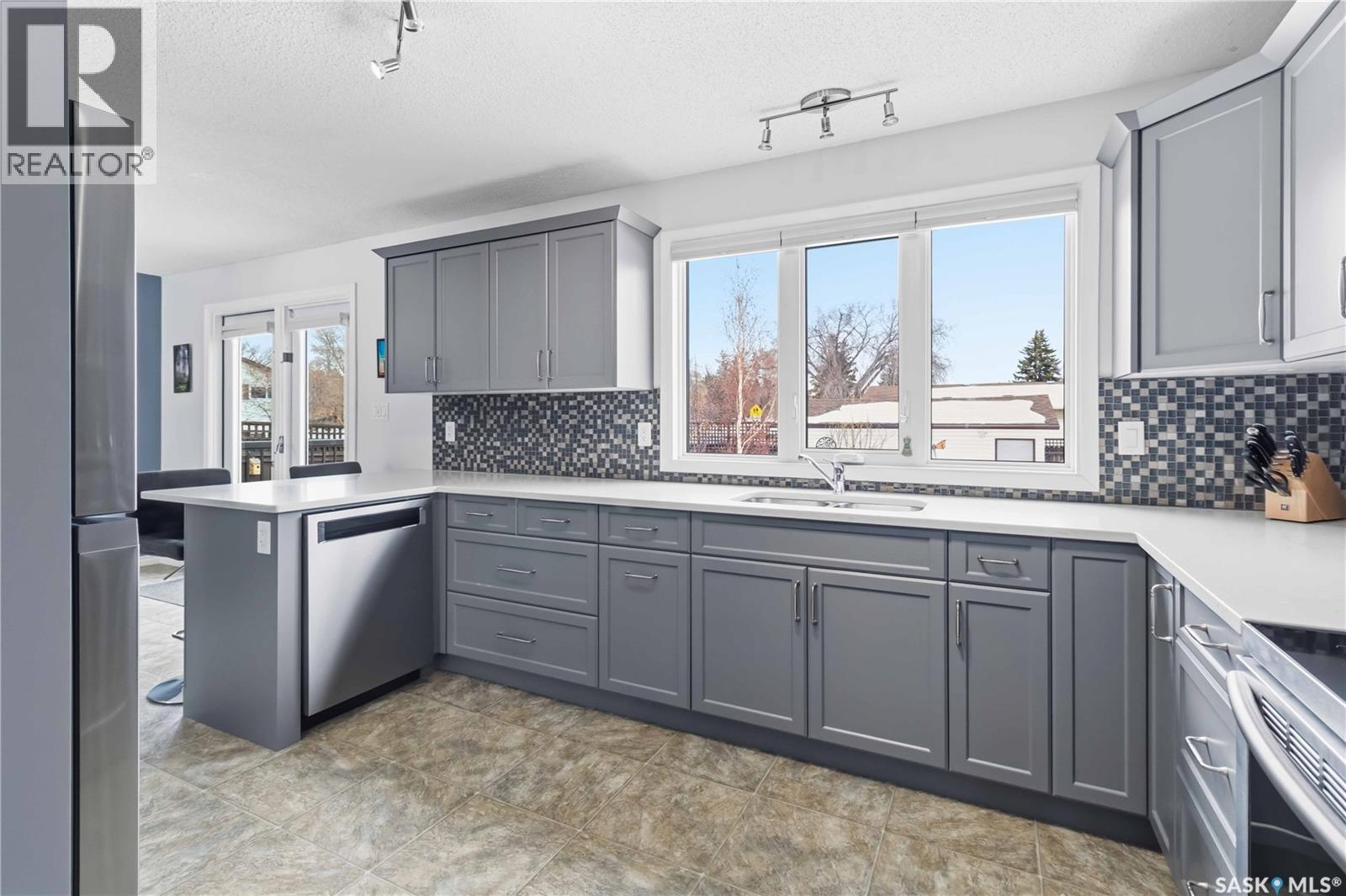 3001 Eastview, Saskatoon, Saskatchewan  S7J 3J1 - Photo 9 - SK034074