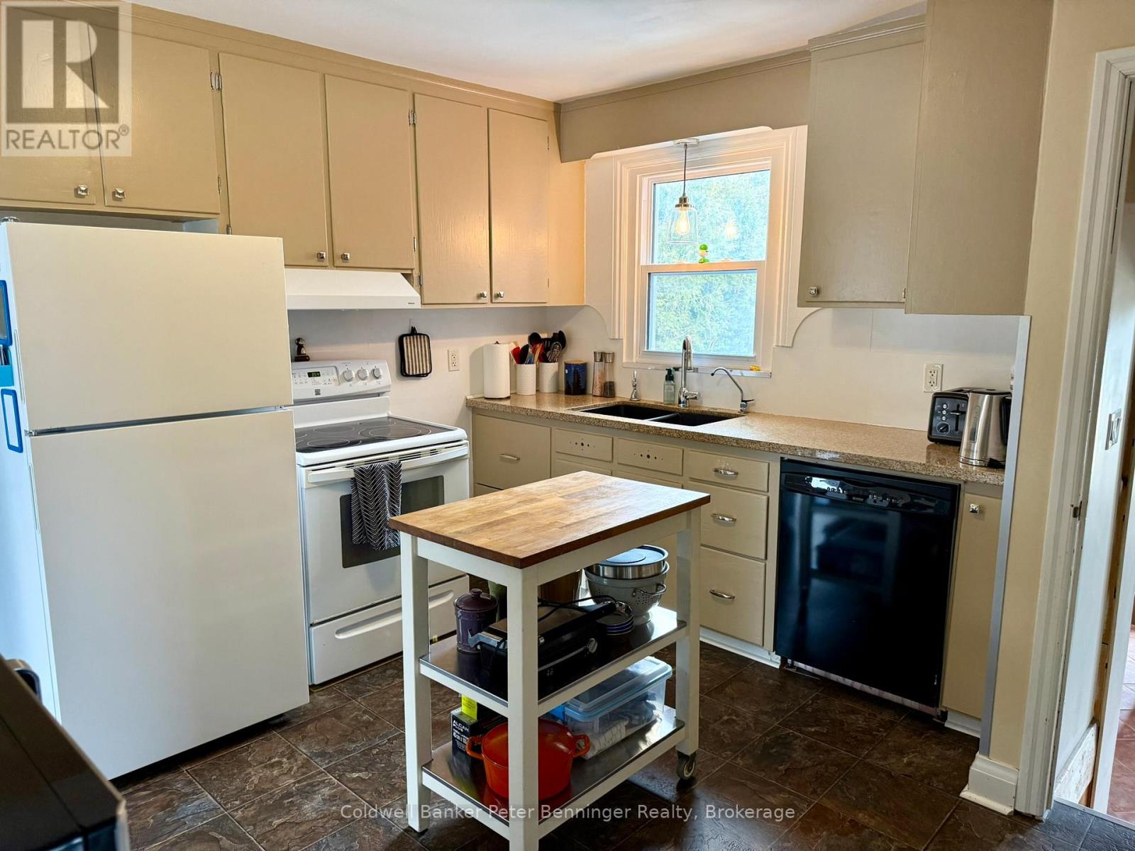 501 Napier Street, Brockton, Ontario  N0G 2V0 - Photo 11 - X12904400