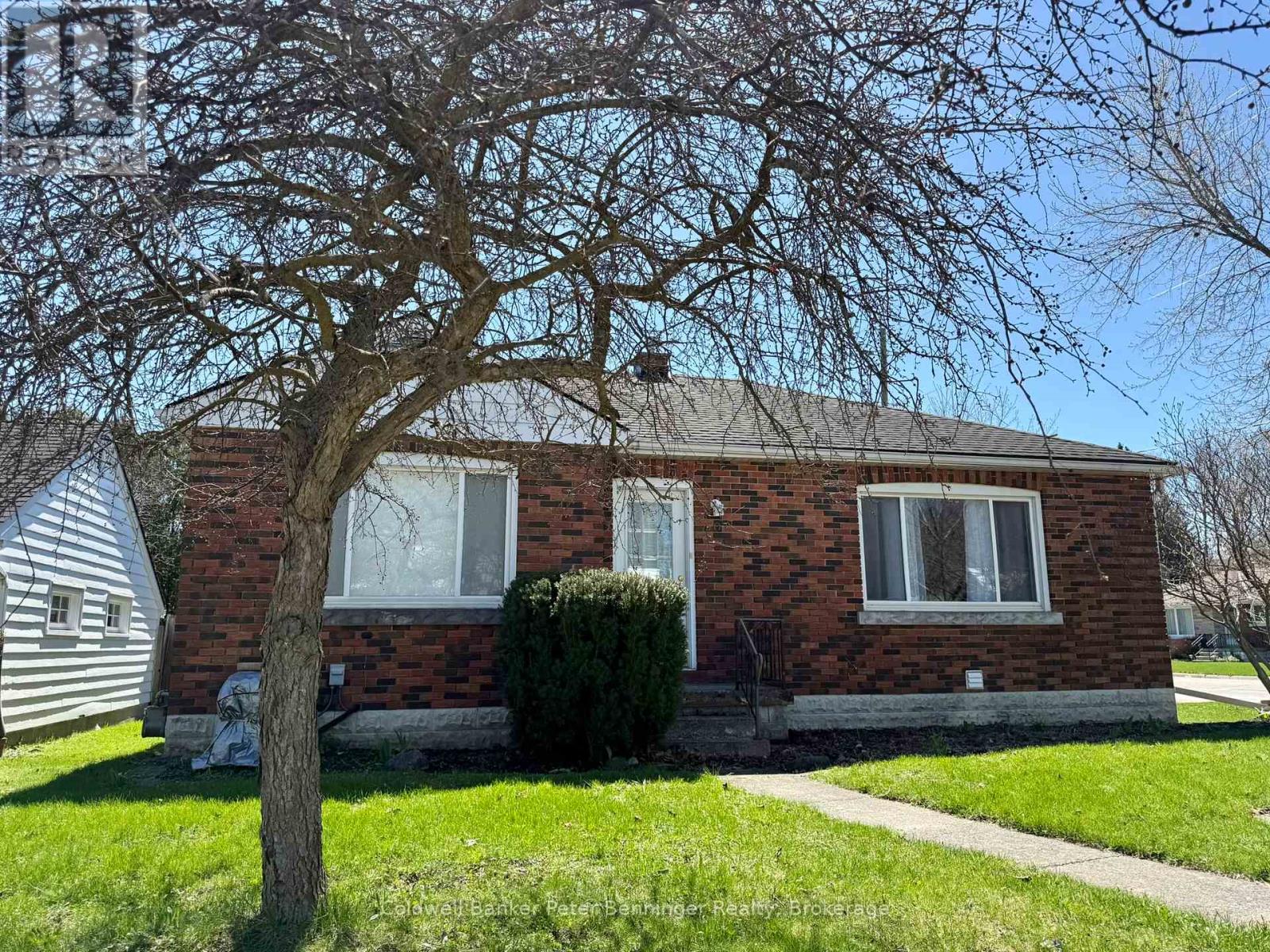 501 Napier Street, Brockton, Ontario  N0G 2V0 - Photo 4 - X12904400