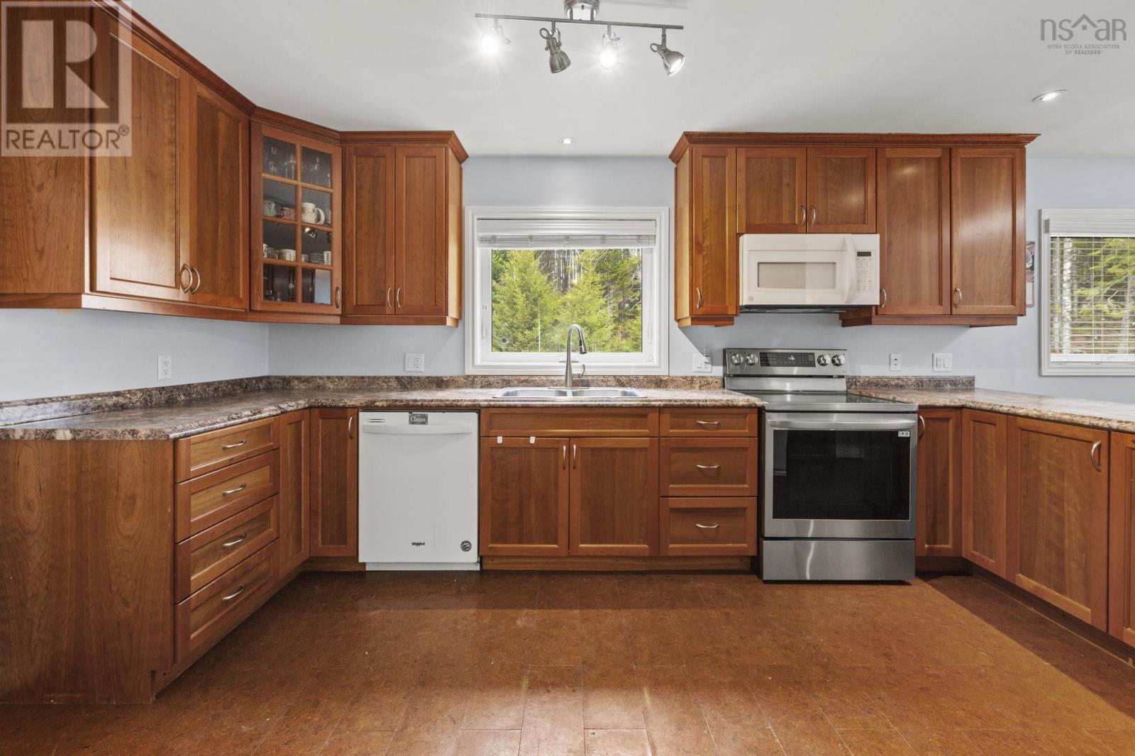 163 Lakeland Street, Beaver Bank, Nova Scotia  B4G 1A6 - Photo 17 - 202608788