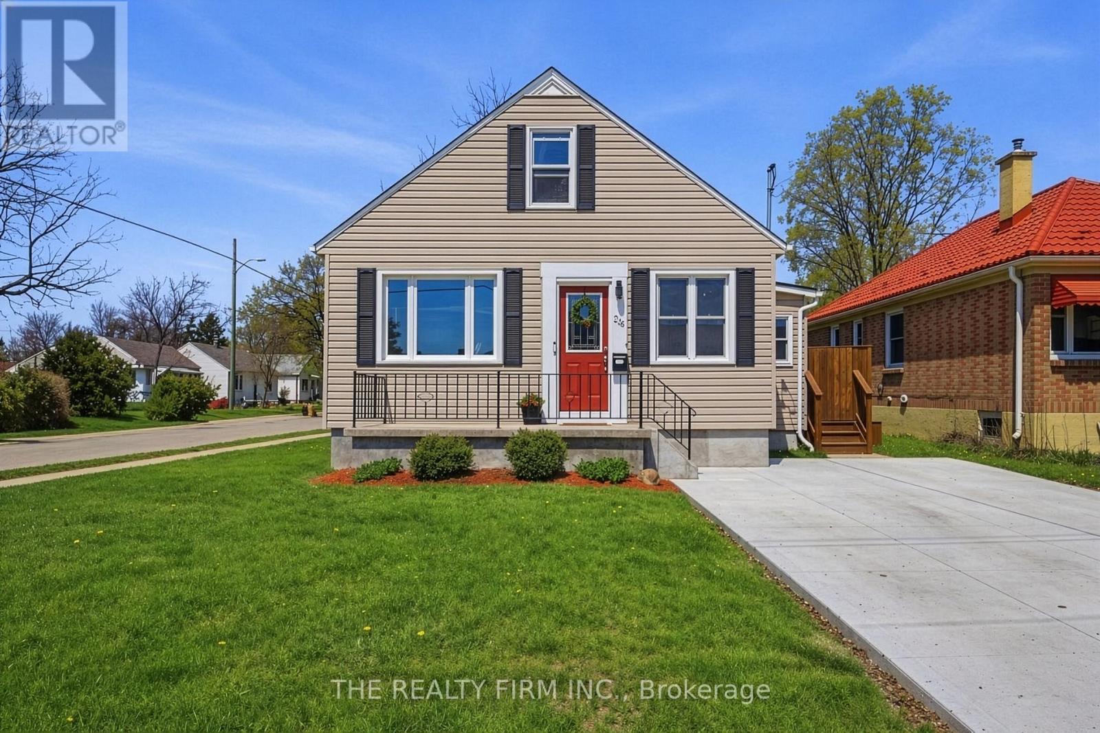 216 THOMPSON ROAD, London South, Ontario