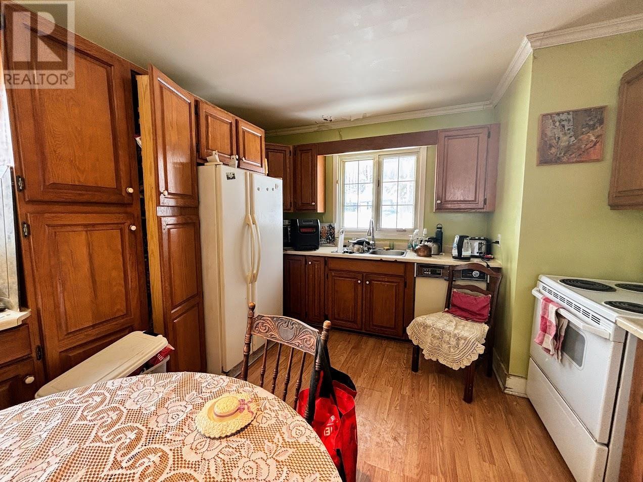 7 Mona Dr, Manitouwadge, Ontario  P0T 2C0 - Photo 2 - TB2600161