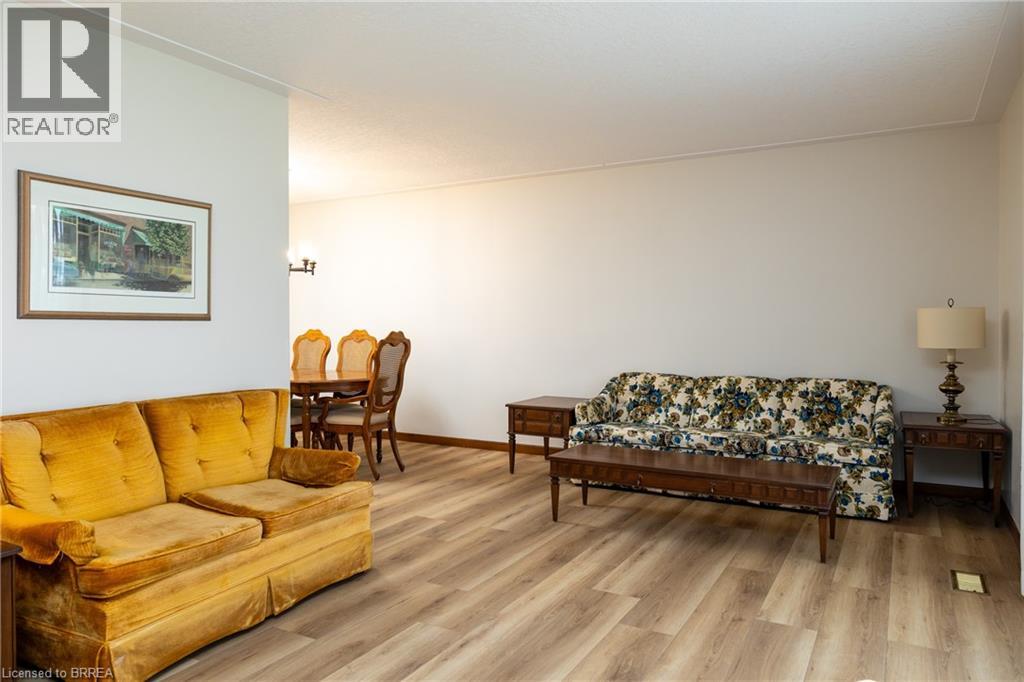 638 Oak Park Road, Brantford, Ontario  N3T 5L8 - Photo 23 - 40824642