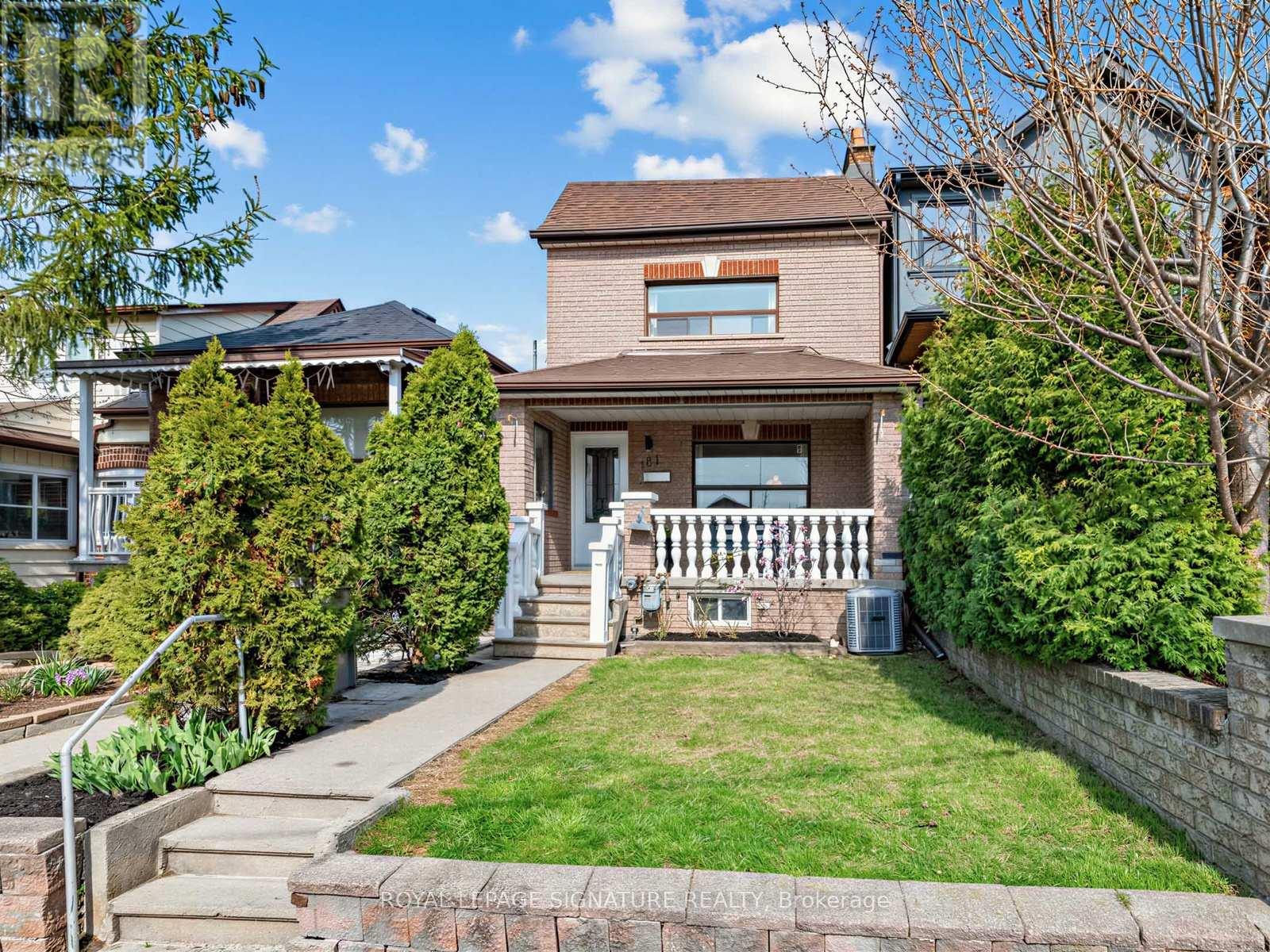 181 Gilbert Avenue, Toronto, Ontario  M6E 4W6 - Photo 2 - W13051318