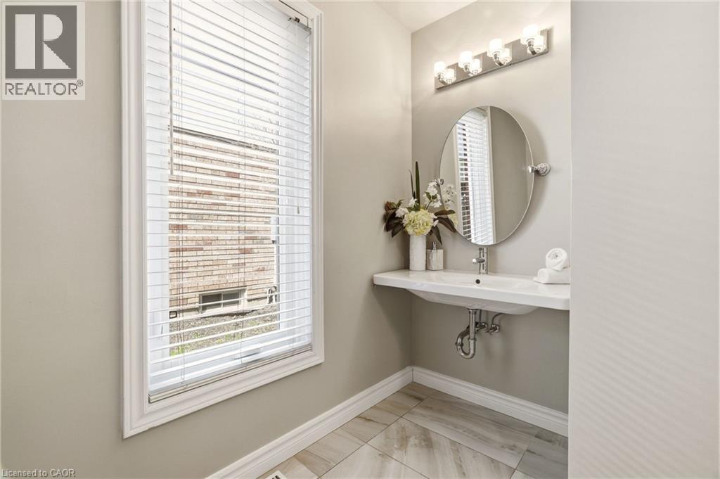 2416 Baxter Crescent, Burlington, Ontario  L7M 4A1 - Photo 9 - 40824404