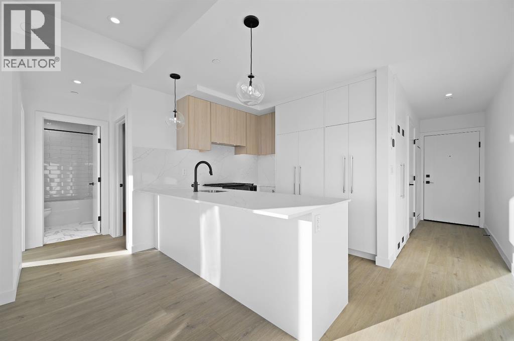 701, 8375 Broadcast Avenue Sw, Calgary, Alberta  T3H 6L3 - Photo 3 - A2278134