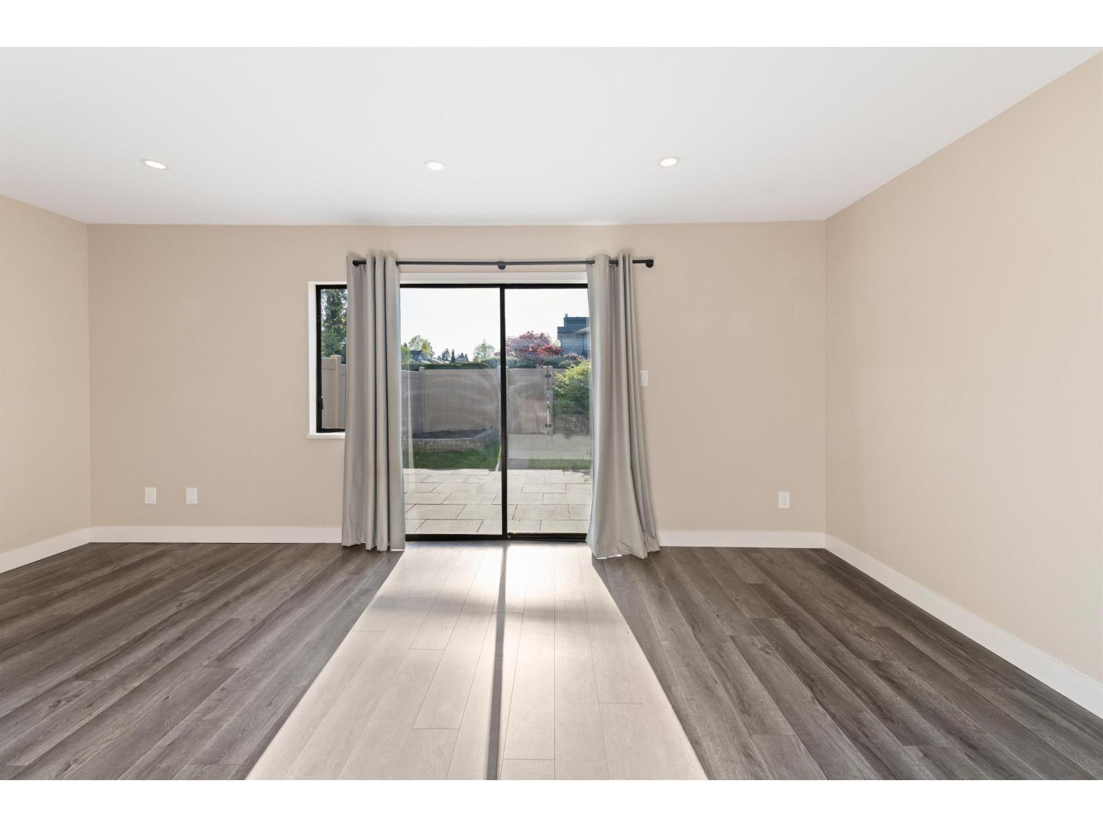 105 9264 122 Street, Surrey, British Columbia  V3V 4L5 - Photo 2 - R3116202