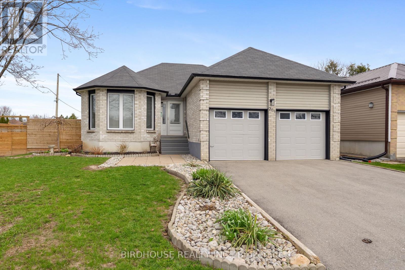 264 Victoria Avenue N, Kawartha Lakes, Ontario  K9V 6B9 - Photo 2 - X13051446