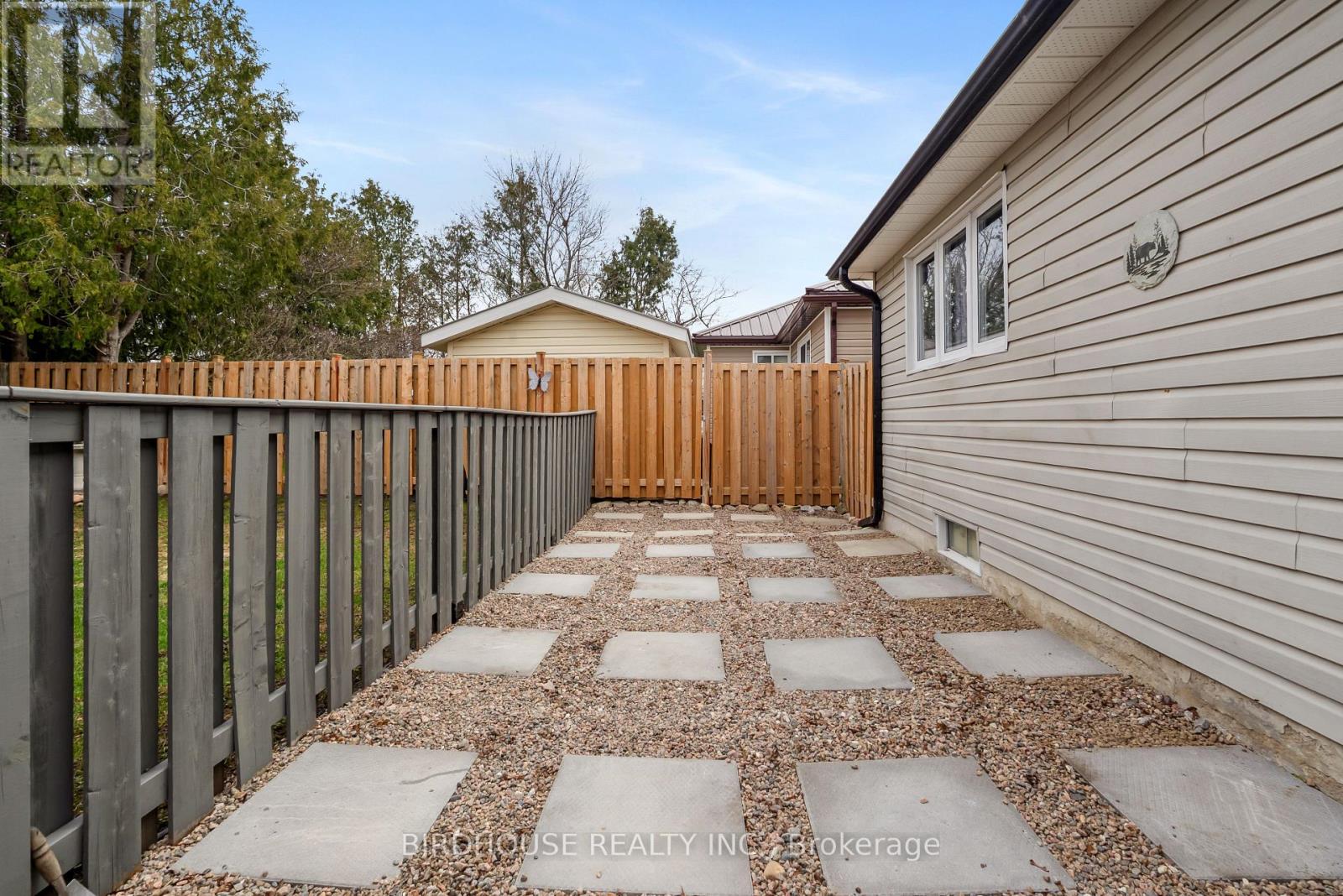 264 Victoria Avenue N, Kawartha Lakes, Ontario  K9V 6B9 - Photo 35 - X13051446