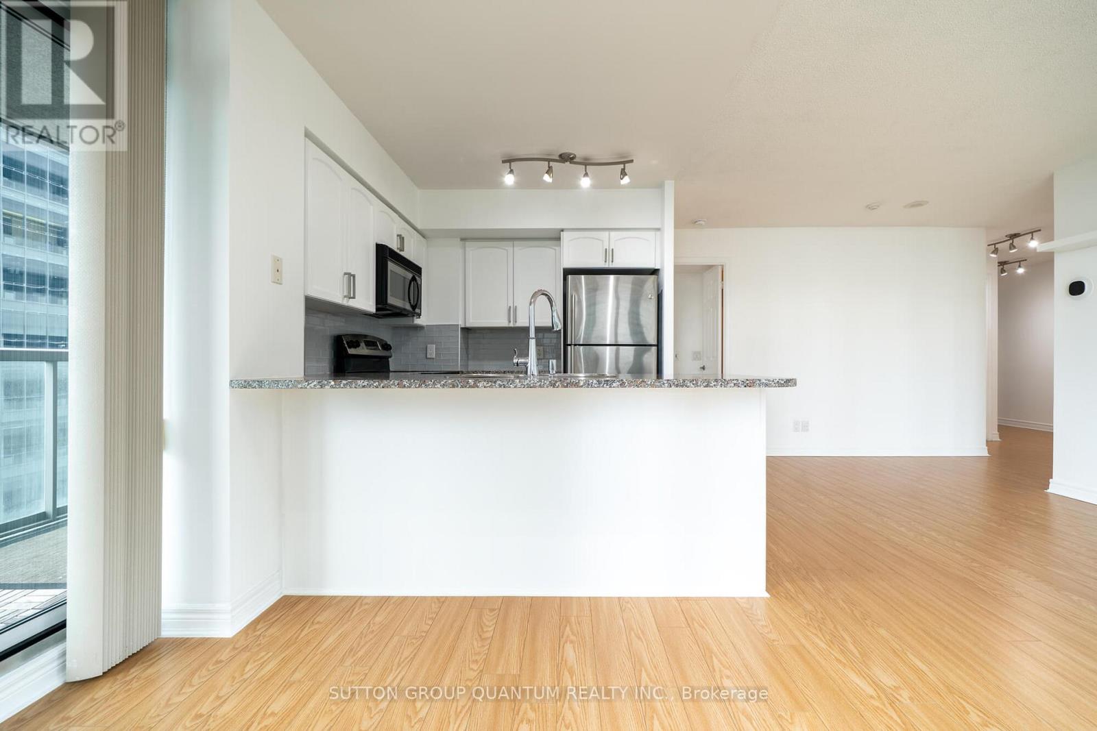 1002 - 30 Grand Trunk Crescent, Toronto, Ontario  M5J 3A4 - Photo 10 - C13051530