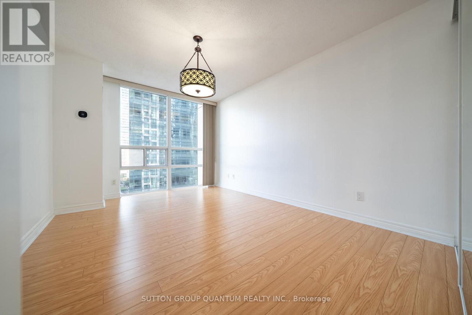 1002 - 30 Grand Trunk Crescent, Toronto, Ontario  M5J 3A4 - Photo 13 - C13051530