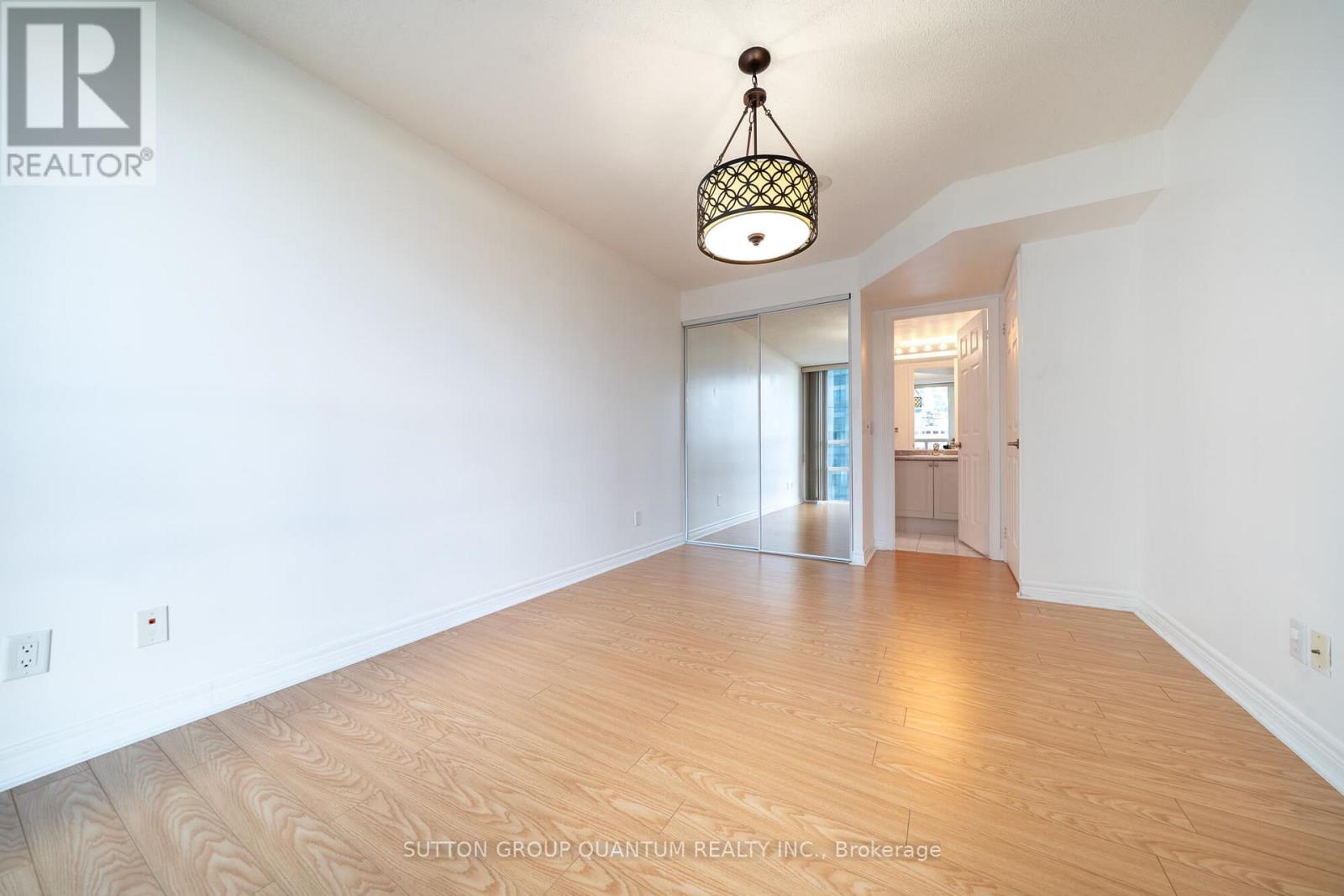 1002 - 30 Grand Trunk Crescent, Toronto, Ontario  M5J 3A4 - Photo 14 - C13051530