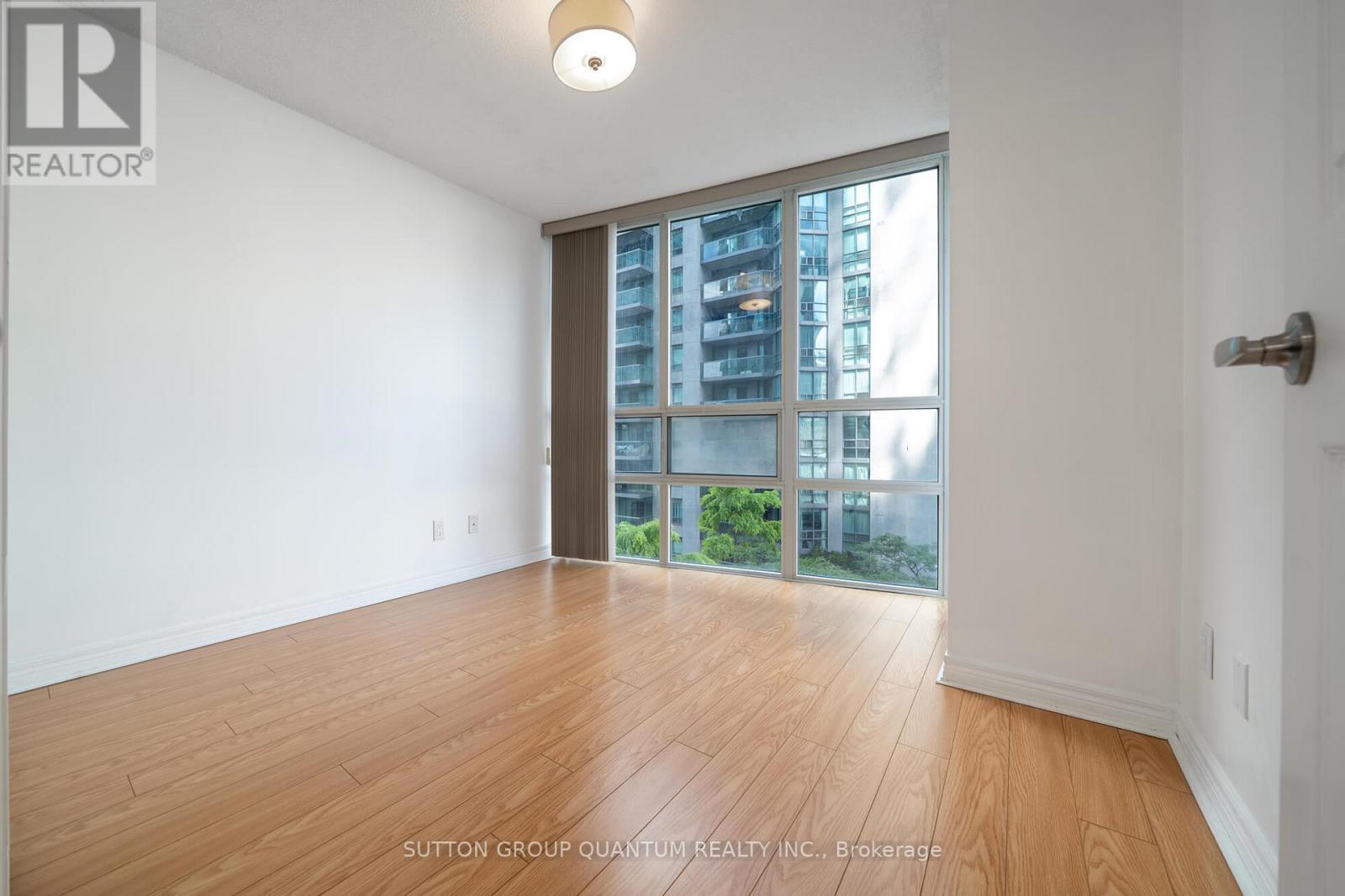 1002 - 30 Grand Trunk Crescent, Toronto, Ontario  M5J 3A4 - Photo 16 - C13051530