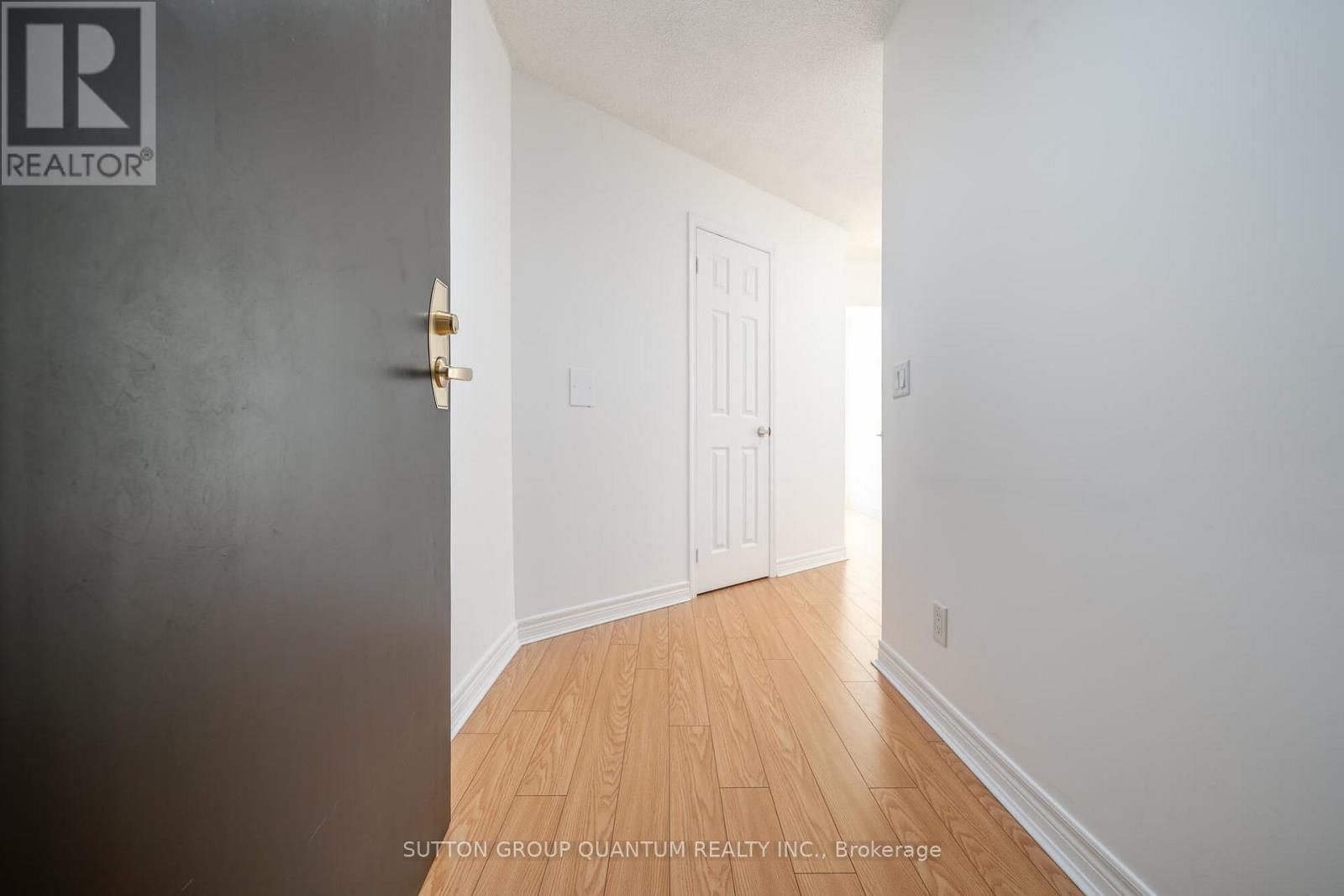1002 - 30 Grand Trunk Crescent, Toronto, Ontario  M5J 3A4 - Photo 2 - C13051530